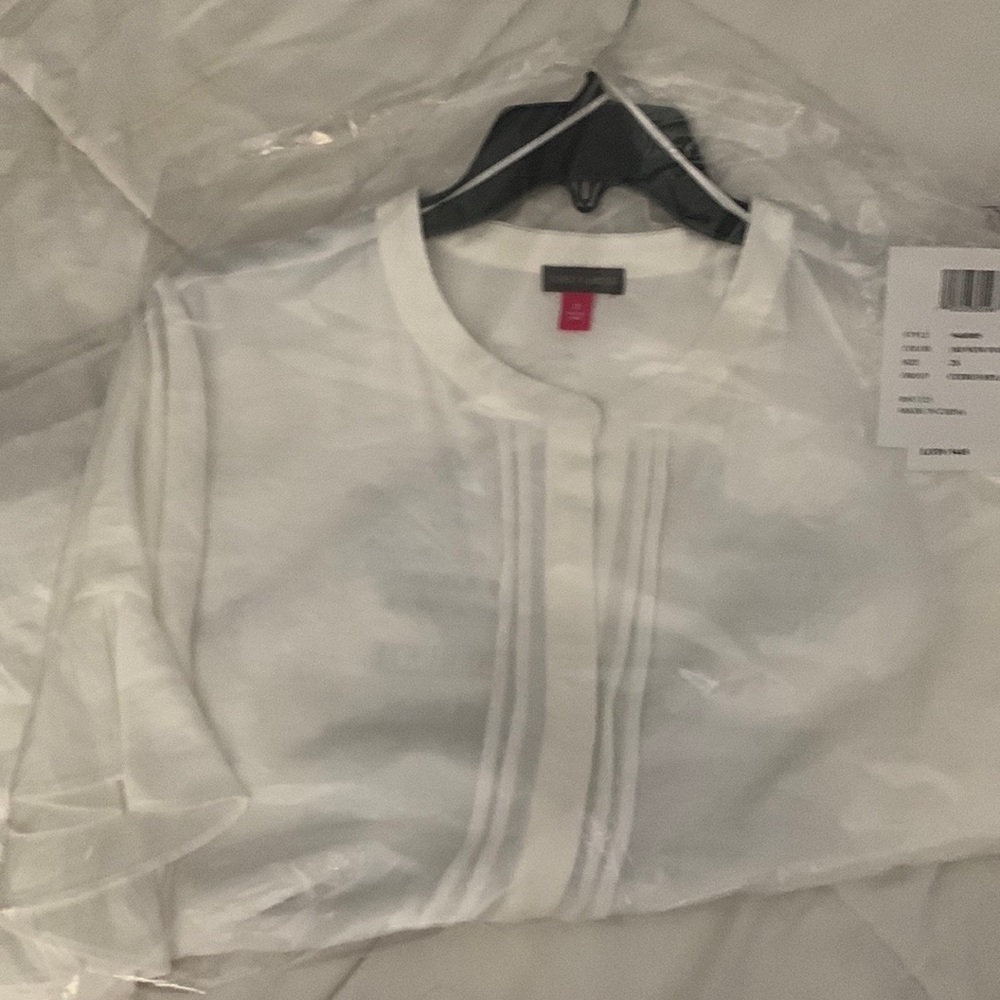 NWT Vince Camuto Womens Blouses - Picture 3 of 6
